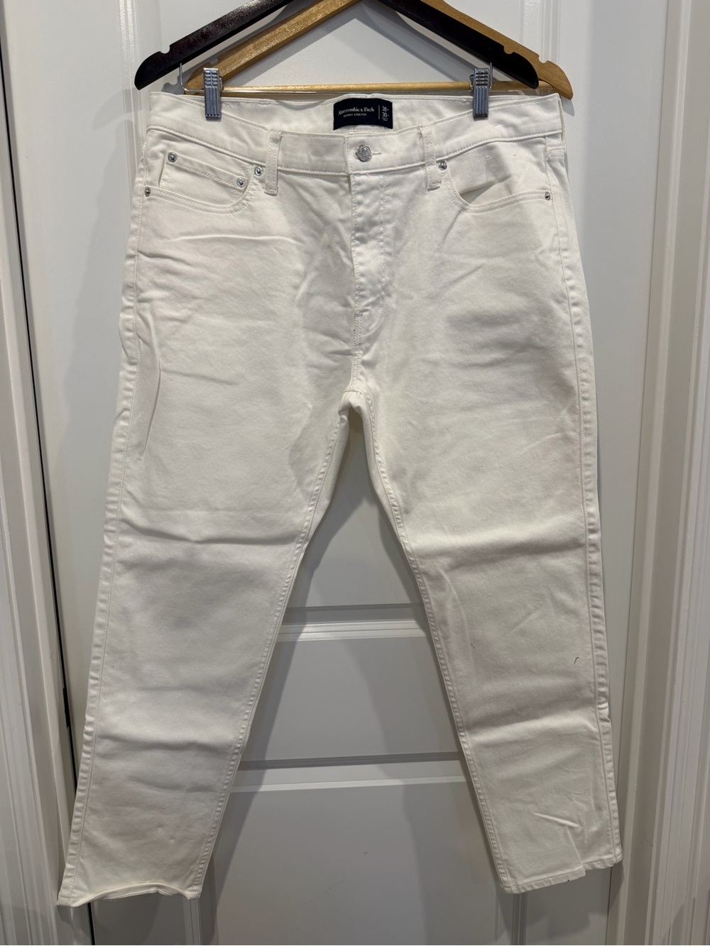 Abercrombie Men's White Skinny Stretch Jeans
